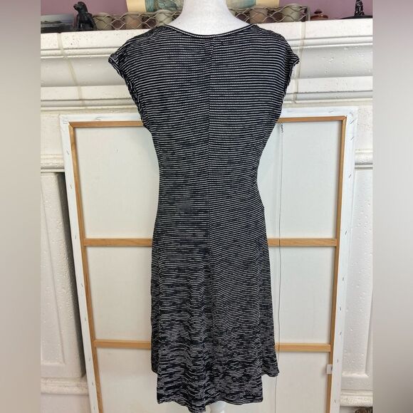 Max Studio NWT Black & White Stretchy Asymmetrical Side Ruched Dress - Picture 2 of 14
